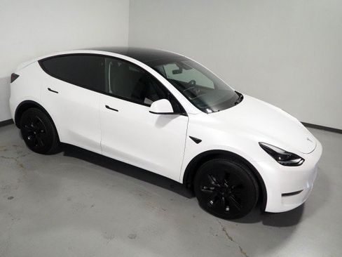 Used 2023 Tesla Model Y Long Range AWD/4WD image 13