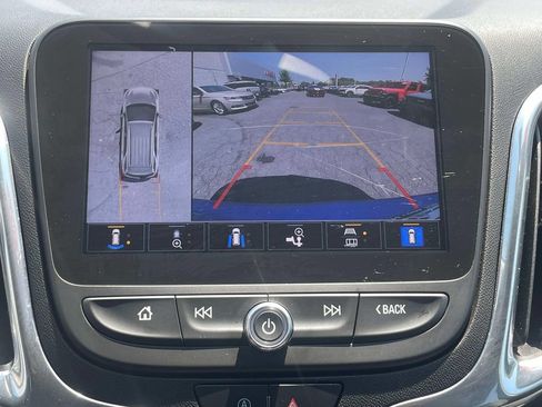 Used 2024 Chevrolet Equinox LT FWD image 30
