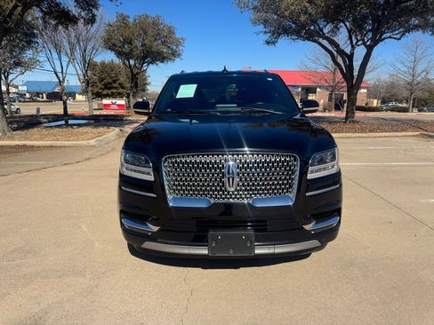 Used 2020 Lincoln Navigator 2WD image 3