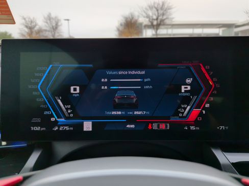 Used 2026 BMW M5 w/ Executive Package image 21