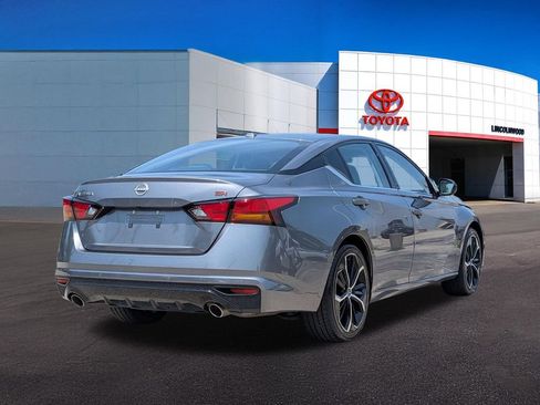Used 2024 Nissan Altima 2.5 SR FWD image 10