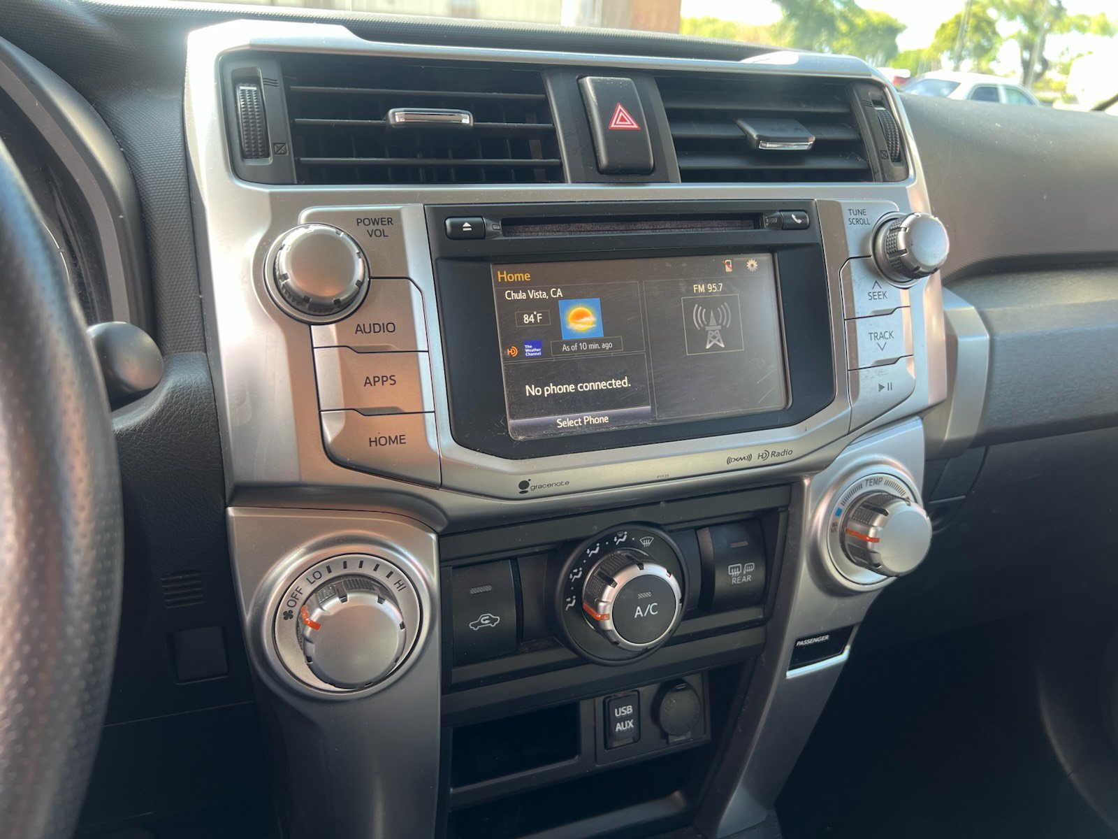 Used 2018 Toyota 4Runner SR5 AWD/4WD image 14