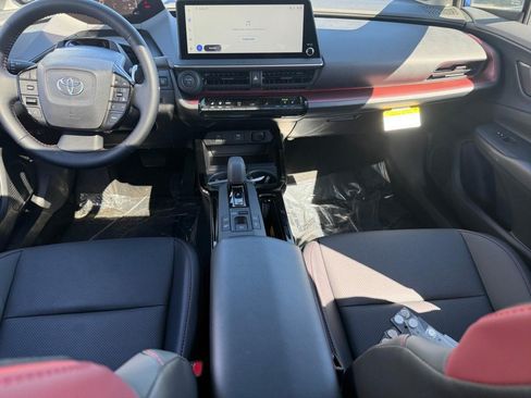 New 2026 Toyota Prius Plug-In Hybrid FWD image 8