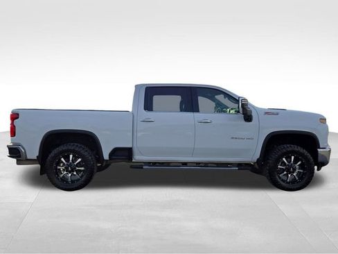 Used 2020 Chevrolet Silverado 2500 LTZ w/ LTZ Plus Package image 12