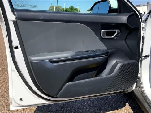 Used 2025 Kia K4 FWD image 22