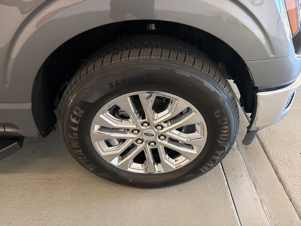 New 2026 Ford F150 XLT w/ XLT Chrome Appearance Package RWD image 5