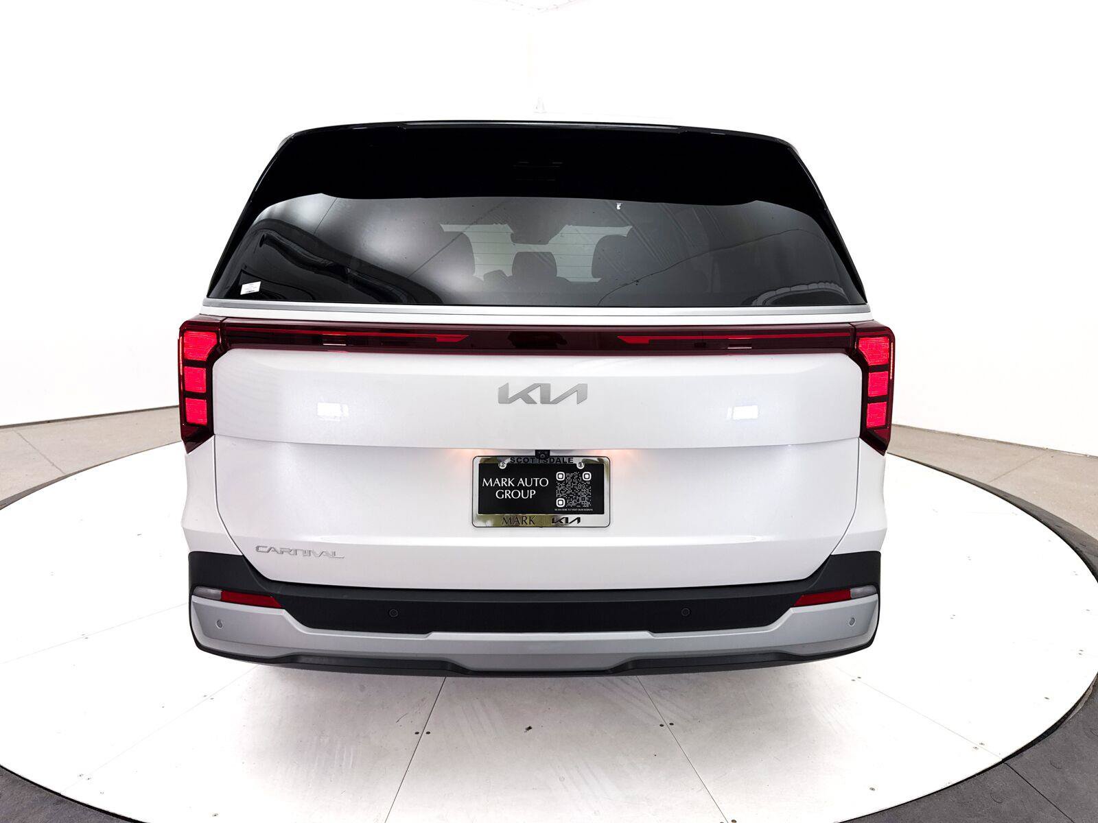 Used 2026 Kia Carnival FWD image 19