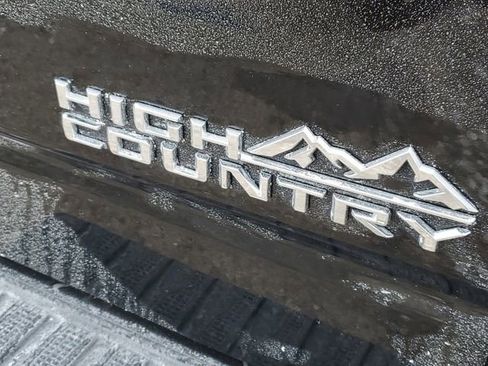 Used 2022 Chevrolet Silverado 1500 High Country w/ Z71 Off-Road Package image 33
