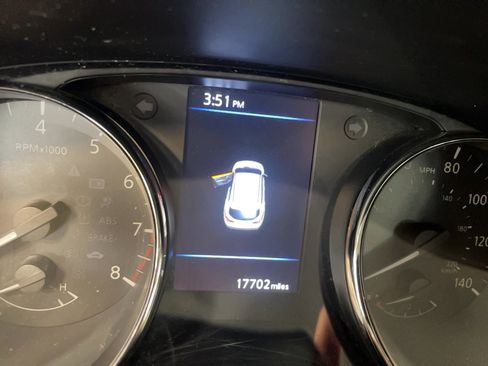 Used 2022 Nissan Rogue Sport S image 6