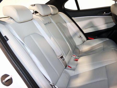 Used 2024 Genesis G70 2.5T image 60