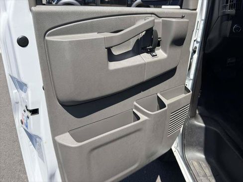 Used 2025 GMC Savana 2500 w/ Driver Convenience Package RWD image 21