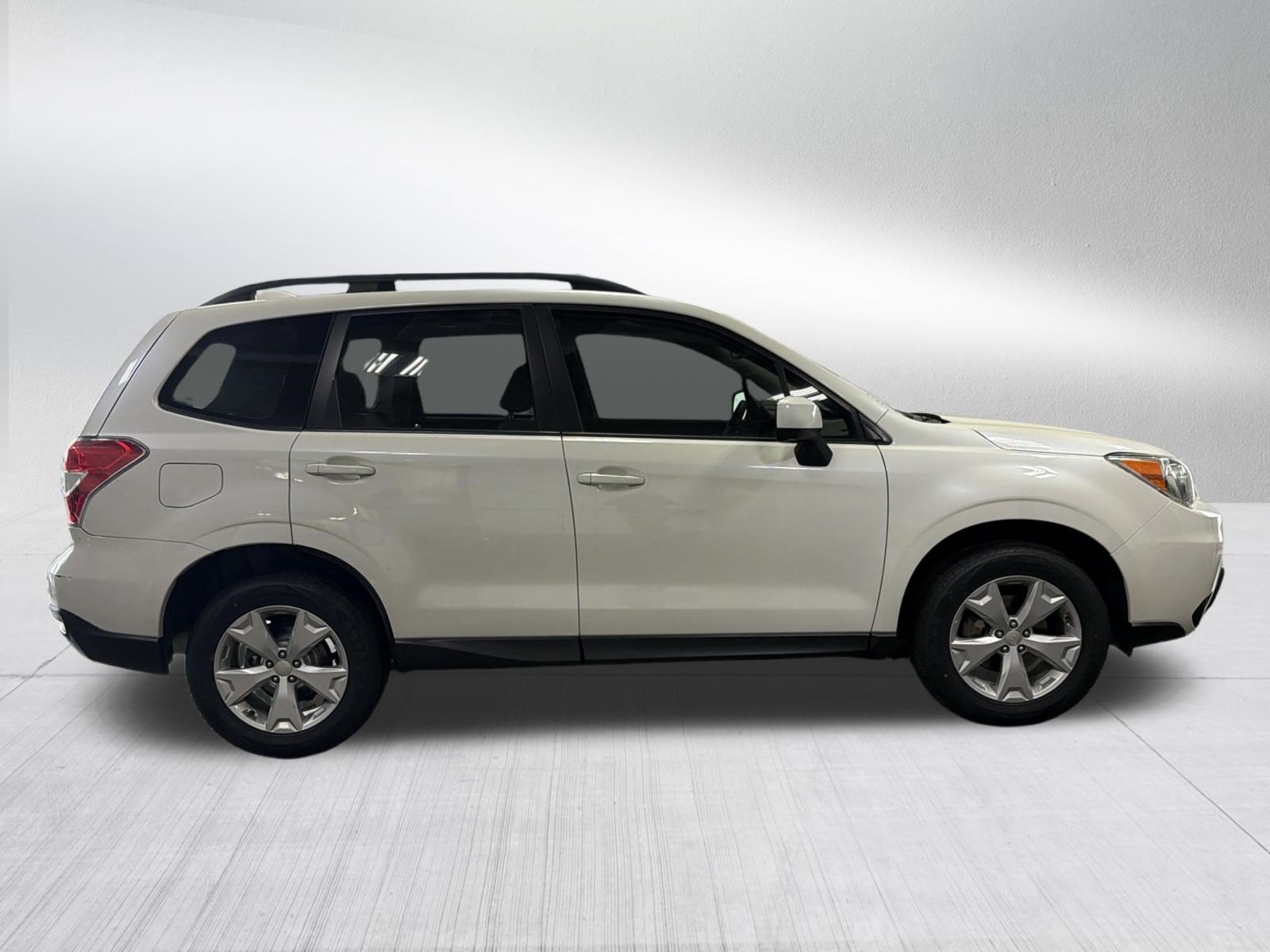 Used 2016 Subaru Forester 2.5i Premium w/ Popular Package #2 AWD/4WD image 8
