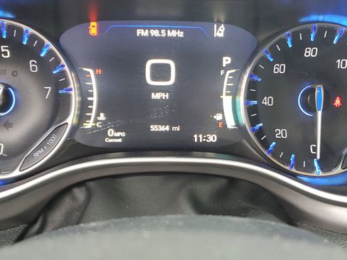 Certified 2025 Chrysler Pacifica Select image 18