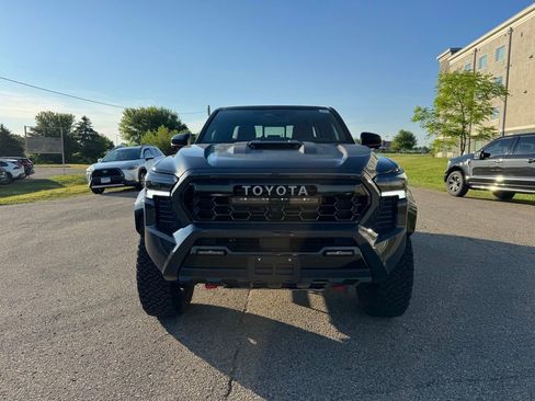 Used 2025 Toyota Tacoma TRD Pro AWD/4WD image 12