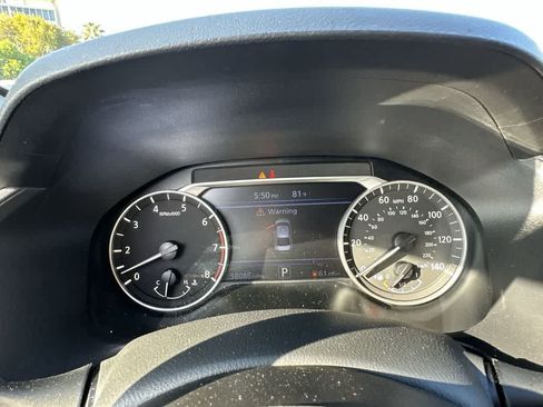 Used 2024 Nissan Altima 2.5 SV FWD image 16