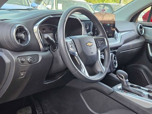 Used 2025 Chevrolet Blazer LT AWD/4WD image 2