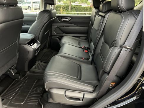 New 2026 Nissan Armada SV image 16