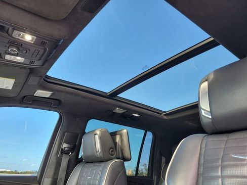 Used 2023 Cadillac Escalade ESV Sport Platinum AWD/4WD image 27