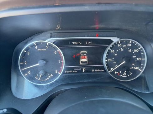 Used 2023 Nissan Rogue SV image 14