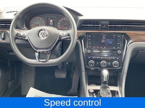 Used 2022 Volkswagen Passat 2.0T image 7