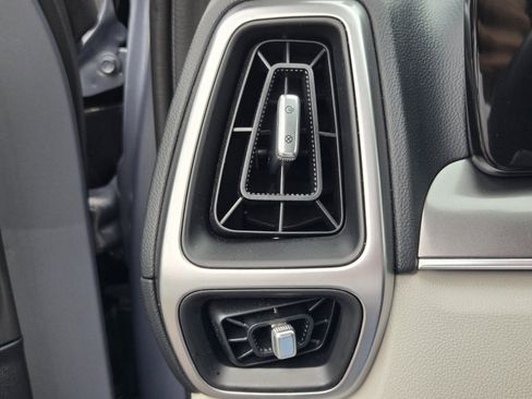 Used 2023 Kia Sorento S w/ Panoramic Sunroof Package image 51