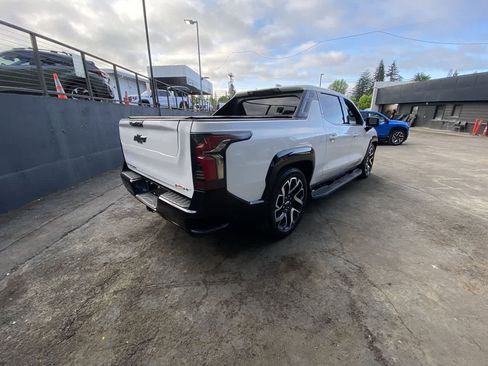Used 2025 Chevrolet Silverado EV RST AWD/4WD image 6