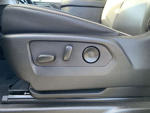 Used 2024 Chevrolet Suburban Premier image 14