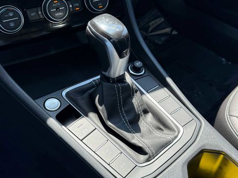 Certified 2023 Volkswagen Jetta SE FWD image 29