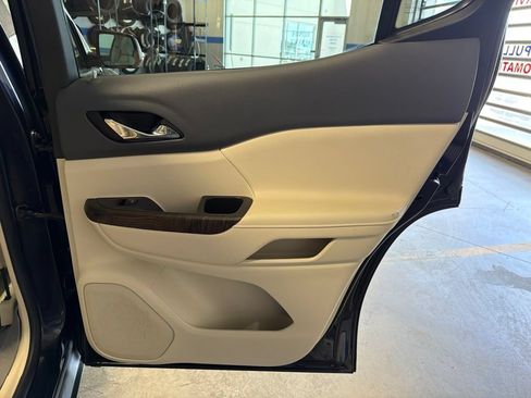 Used 2021 GMC Acadia Denali w/ LPO, Floor Liner Package AWD/4WD image 31