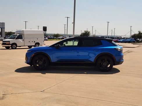 New 2025 Chevrolet Equinox EV RS w/ Active Safety Package 3 AWD/4WD image 5