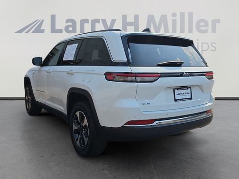 Used 2023 Jeep Grand Cherokee 4WD 4xe image 3