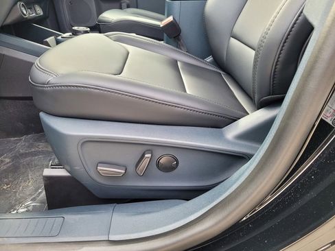 New 2025 Ford Maverick Lariat w/ Black Appearance Package image 36