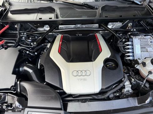 Used 2018 Audi SQ5 Prestige w/ Prestige Package image 34