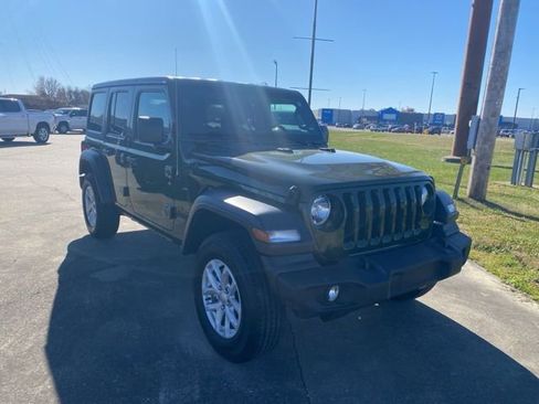 Used 2023 Jeep Wrangler Sport S image 8