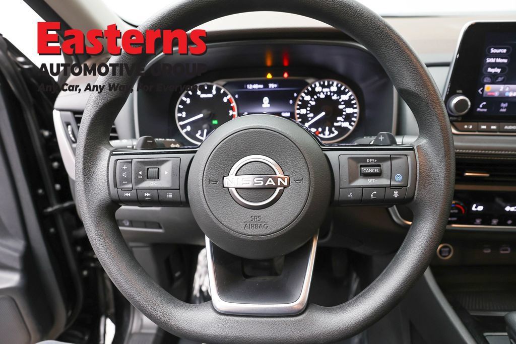 Used 2023 Nissan Rogue SV AWD/4WD image 10