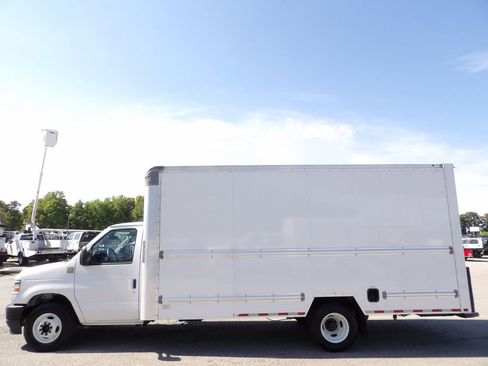 Used 2021 Ford E-350 and Econoline 350 Super Duty image 50