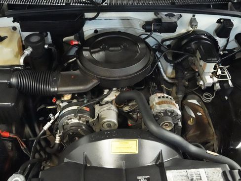 Used 1994 Chevrolet Silverado 1500 2WD Regular Cab image 3
