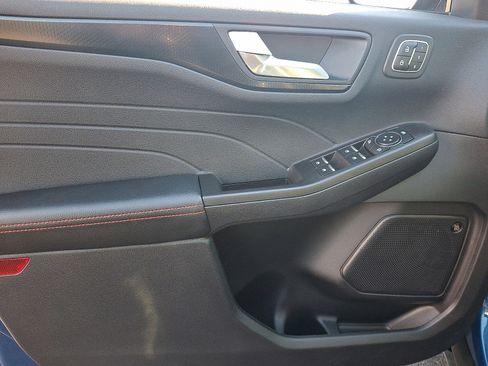 Used 2022 Ford Escape SEL w/ SEL Stealth AWD Package image 12