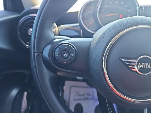 Used 2019 MINI Cooper 2-Door Hardtop FWD image 17