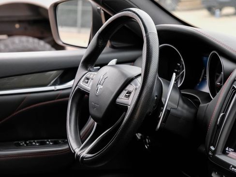 Used 2019 Maserati Levante S GranSport AWD/4WD image 18