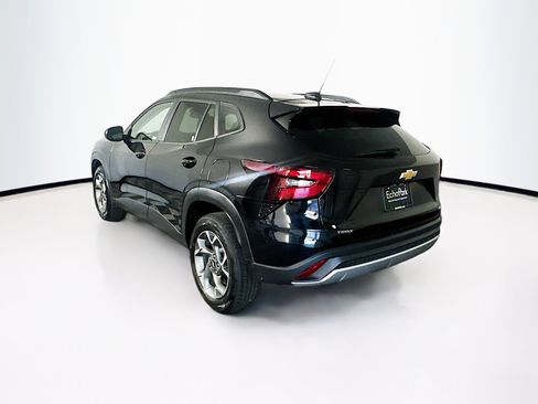 Used 2025 Chevrolet Trax LT image 5