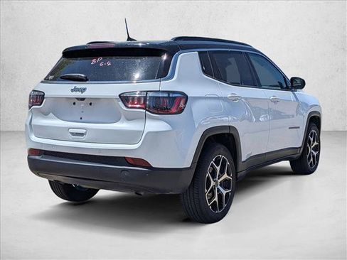 Used 2025 Jeep Compass Limited AWD/4WD image 5