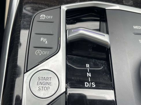 Used 2024 BMW 330i Sedan w/ Convenience Package RWD image 32