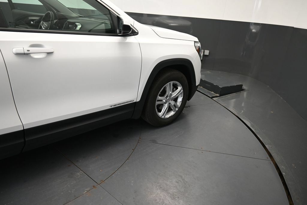 Used 2024 GMC Terrain SLE FWD image 20