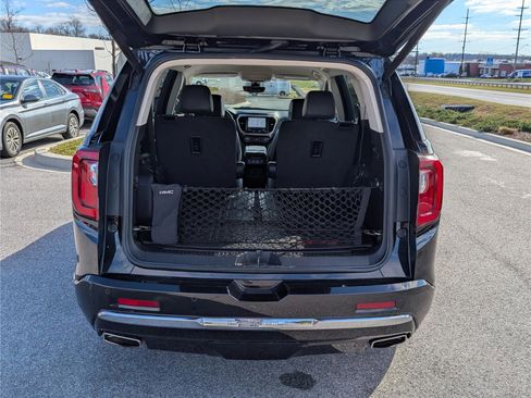 Used 2023 GMC Acadia Denali w/ Denali Technology Package image 13