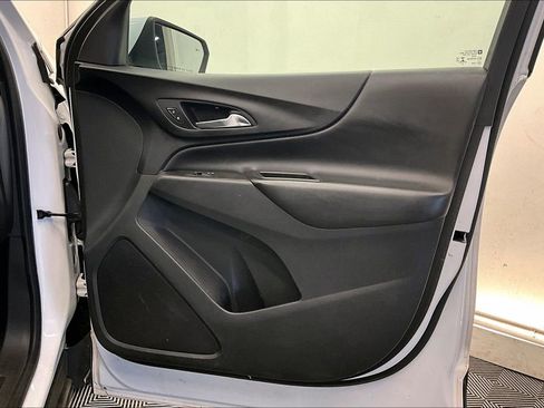 Used 2022 Chevrolet Equinox LT image 25