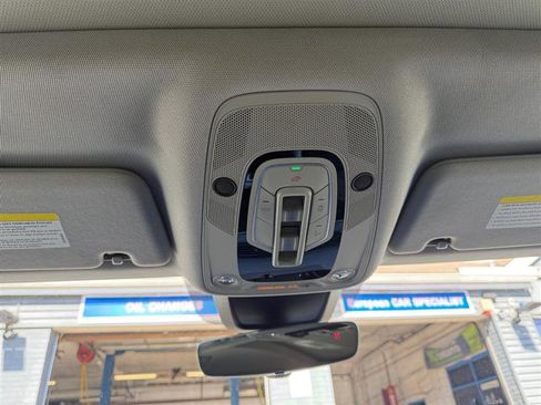 Used 2021 Audi e-tron Premium Plus w/ Premium Plus Package image 30