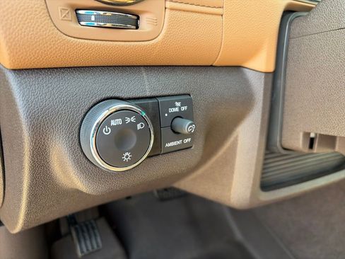 Used 2017 Buick Enclave Leather FWD image 16