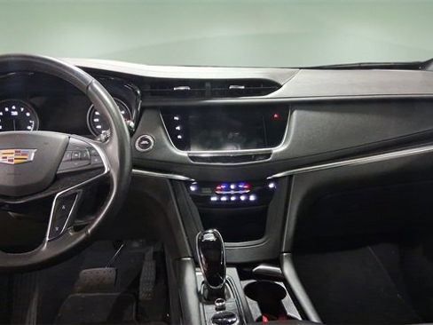 Used 2022 Cadillac XT5 Premium Luxury w/ Technology Package image 10