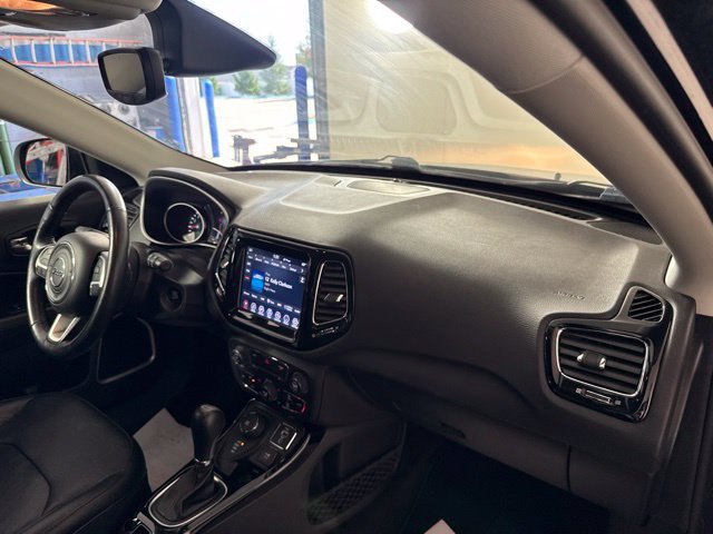Used 2019 Jeep Compass Limited AWD/4WD image 32